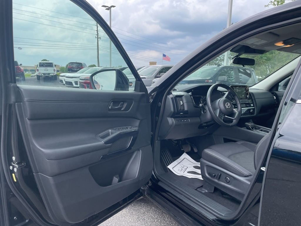 Used 2025 Black Nissan SV image 15