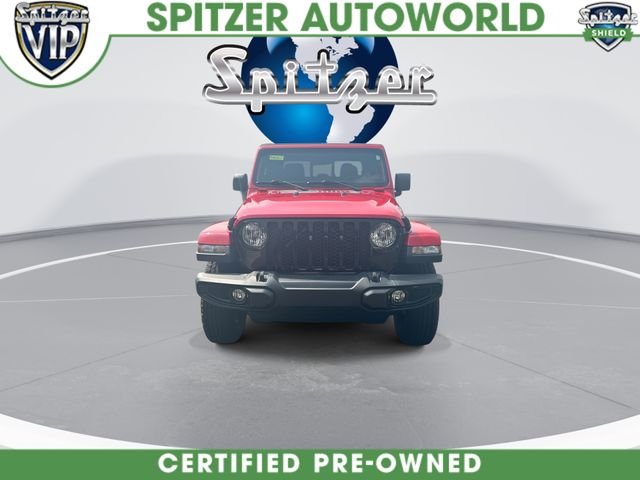 Used 2022 Red Jeep Sport image 3
