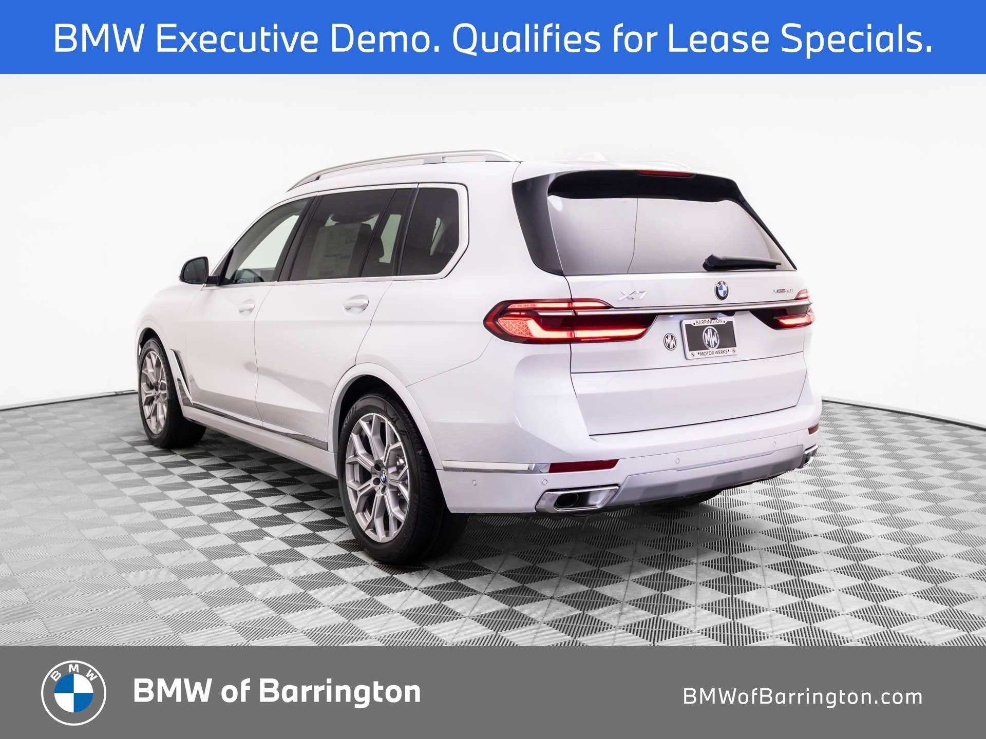 New 2026 Mineral White Metallic BMW xDrive40i image 3
