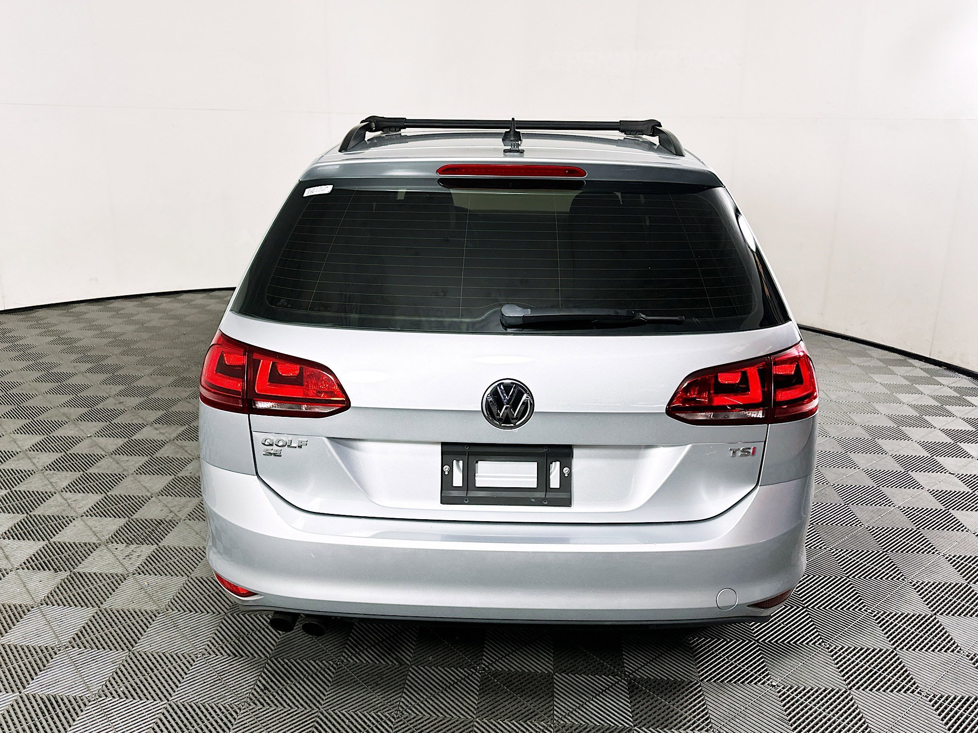 2016 Volkswagen Golf thumbnail 6