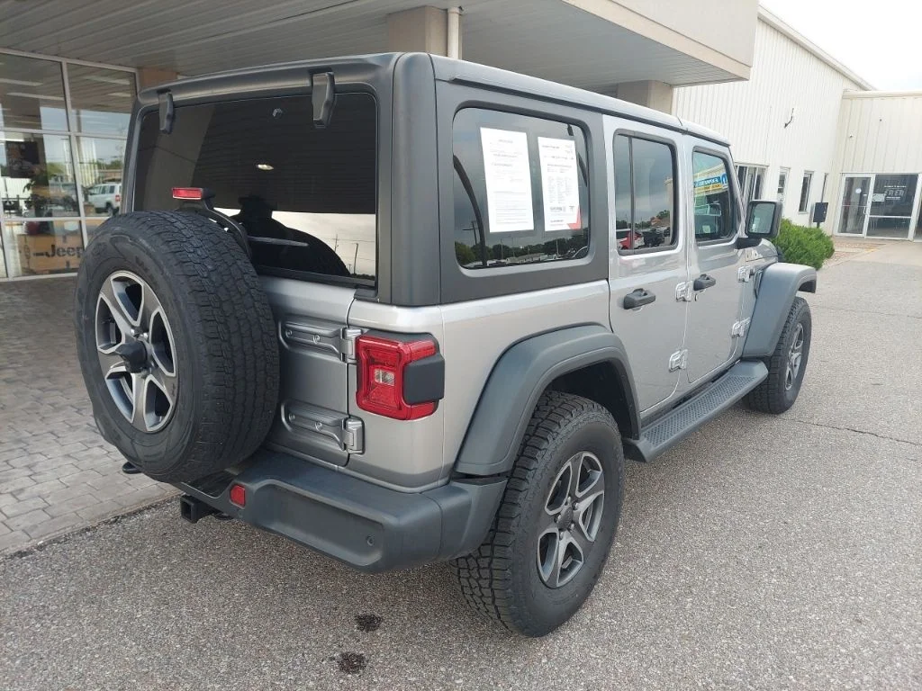 Used 2018 Silver Jeep Unlimited Sport S image 7