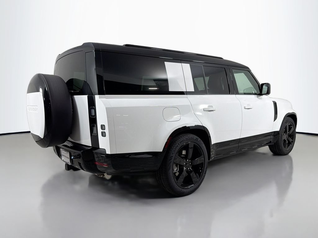 New 2026 Fuji White Land Rover X-Dynamic SE image 5