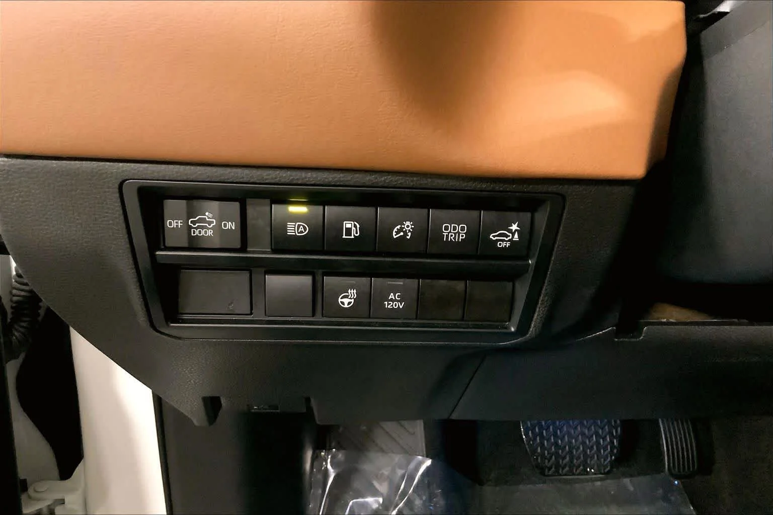 Used 2024 Wind Chill Pearl Toyota 1794 Edition Hybrid image 35