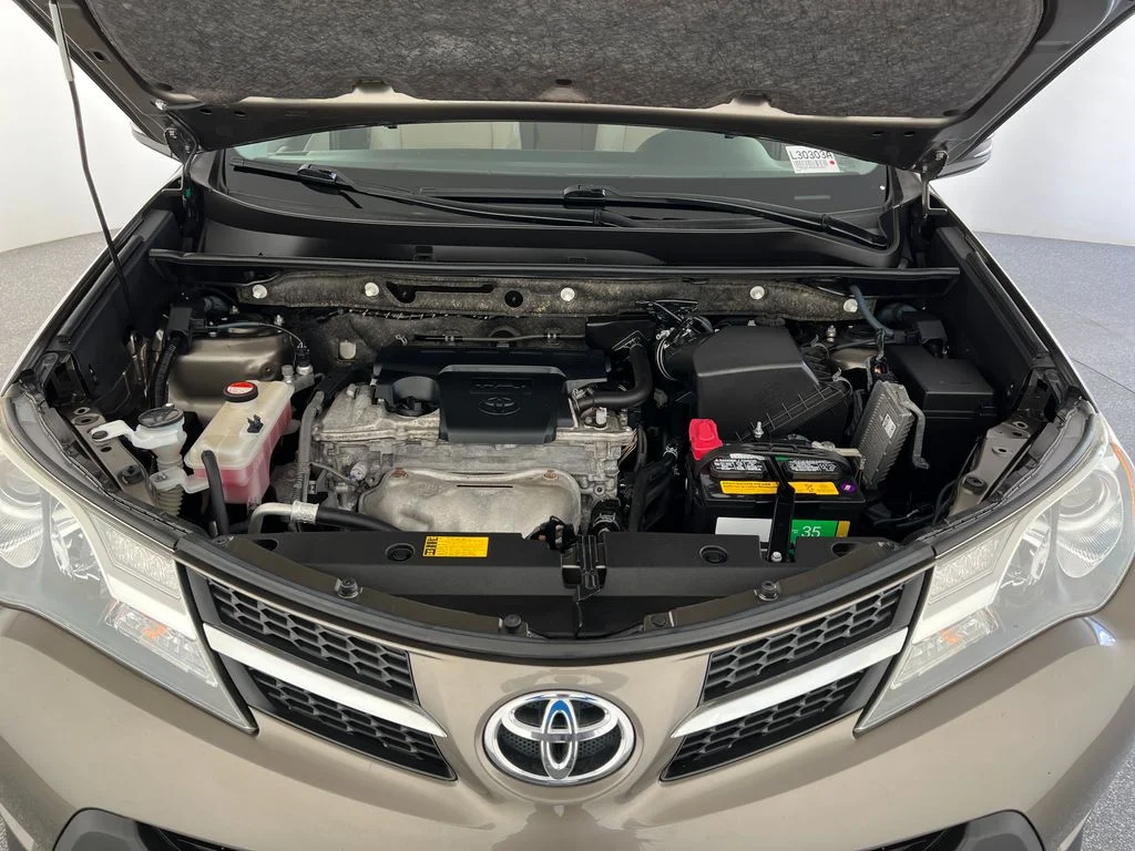 Used 2014 Brown Toyota XLE image 24