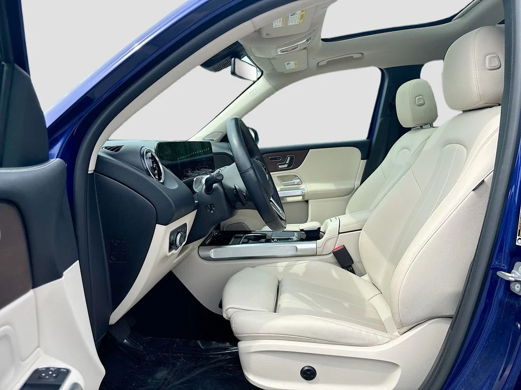 Used 2023 Blue Mercedes-Benz GLB 250 image 44