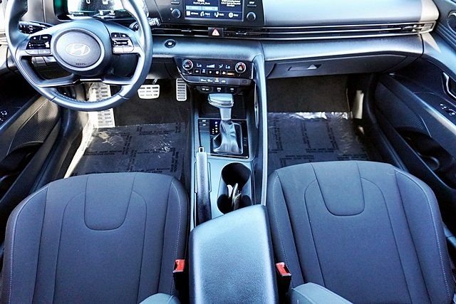 Used 2025 Gray Hyundai SEL Sport image 18