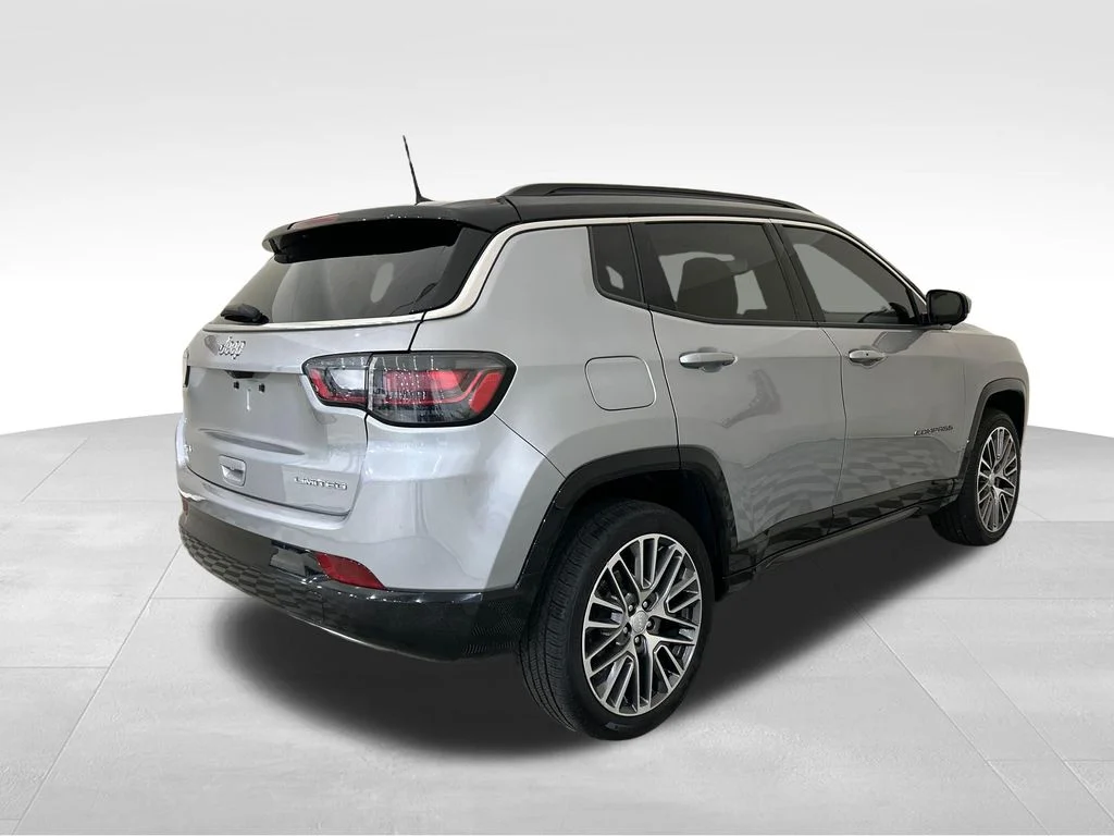 Used 2023 Silver Jeep Limited image 5
