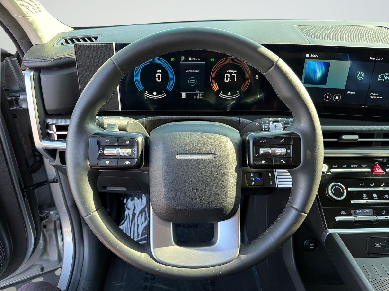Used 2024 Silver Hyundai SE image 10