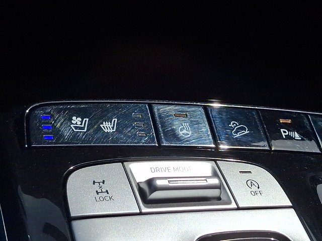 Used 2022 Gray Hyundai Limited image 25