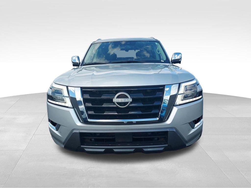 Used 2023 Silver Nissan Platinum image 8