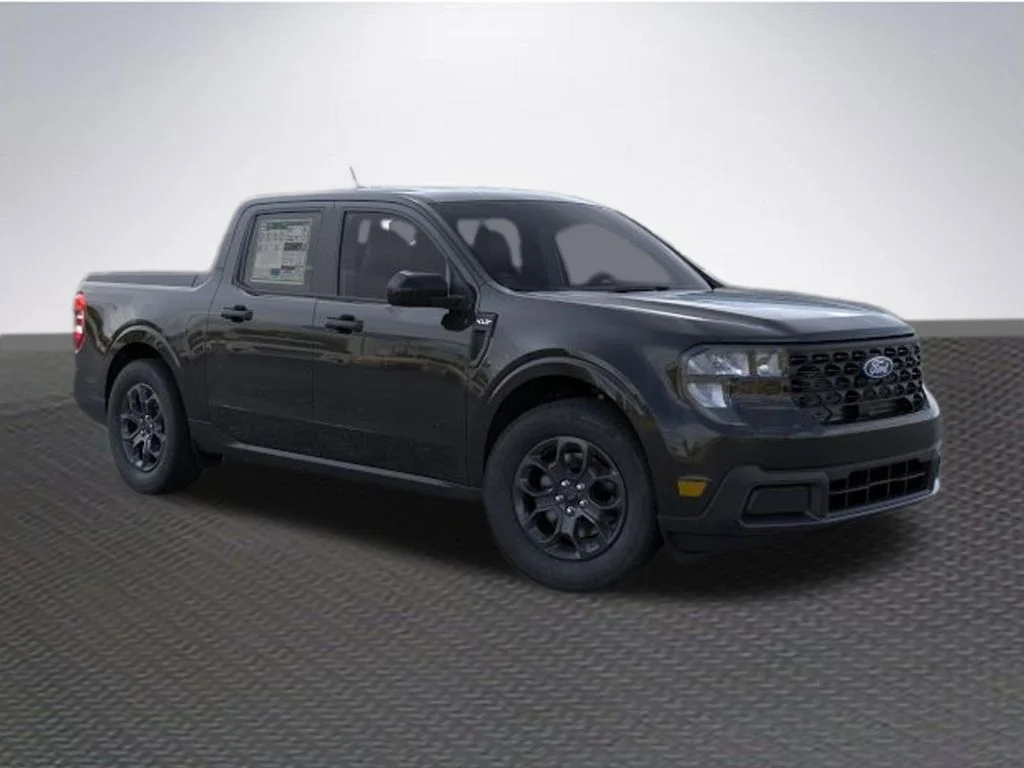 New 2026 Black Ford XLT image 7
