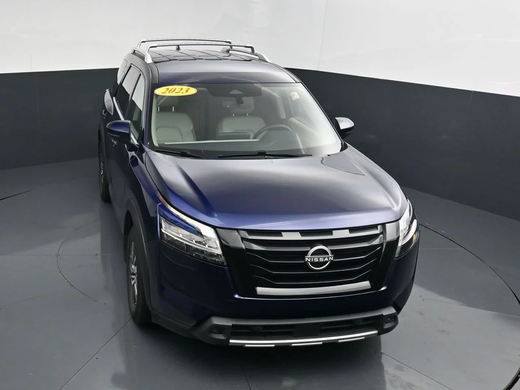 Used 2023 Blue Nissan SL image 27