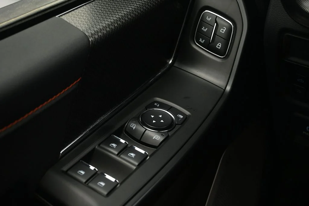 Used 2025 Gray Metallic Ford Raptor image 25