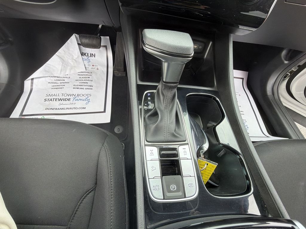 Used 2023 White Hyundai SEL image 25