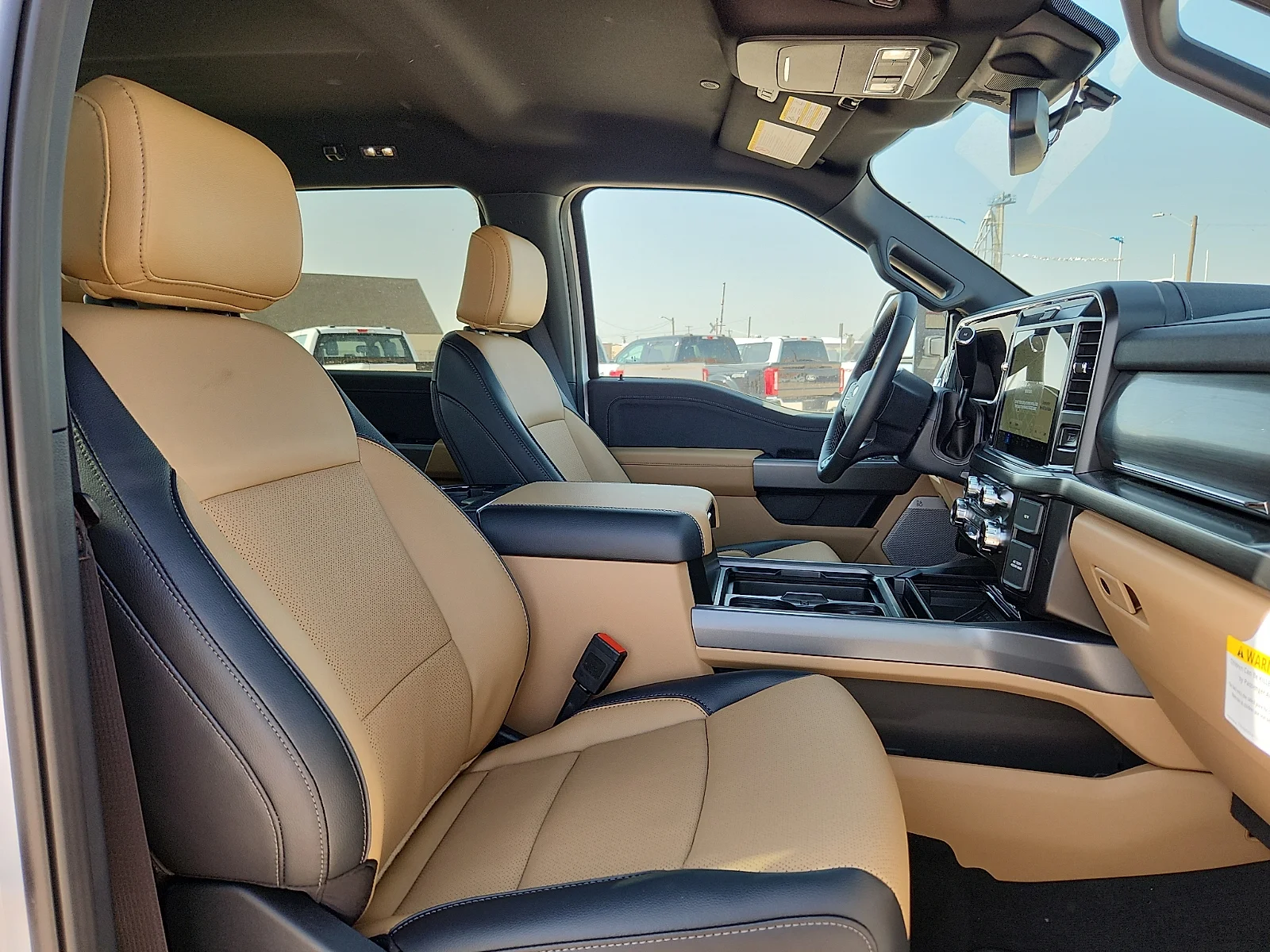 New 2027 Oxford White Ford Lariat image 20