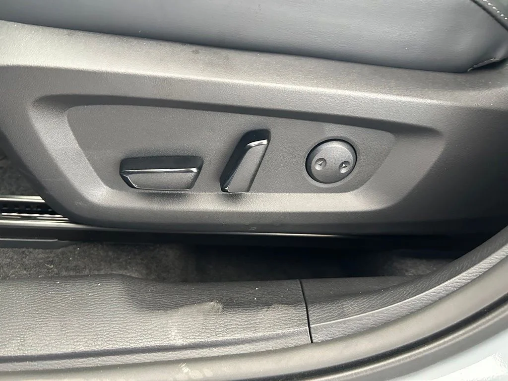 New 2026 Gray Mitsubishi Trail Edition image 41
