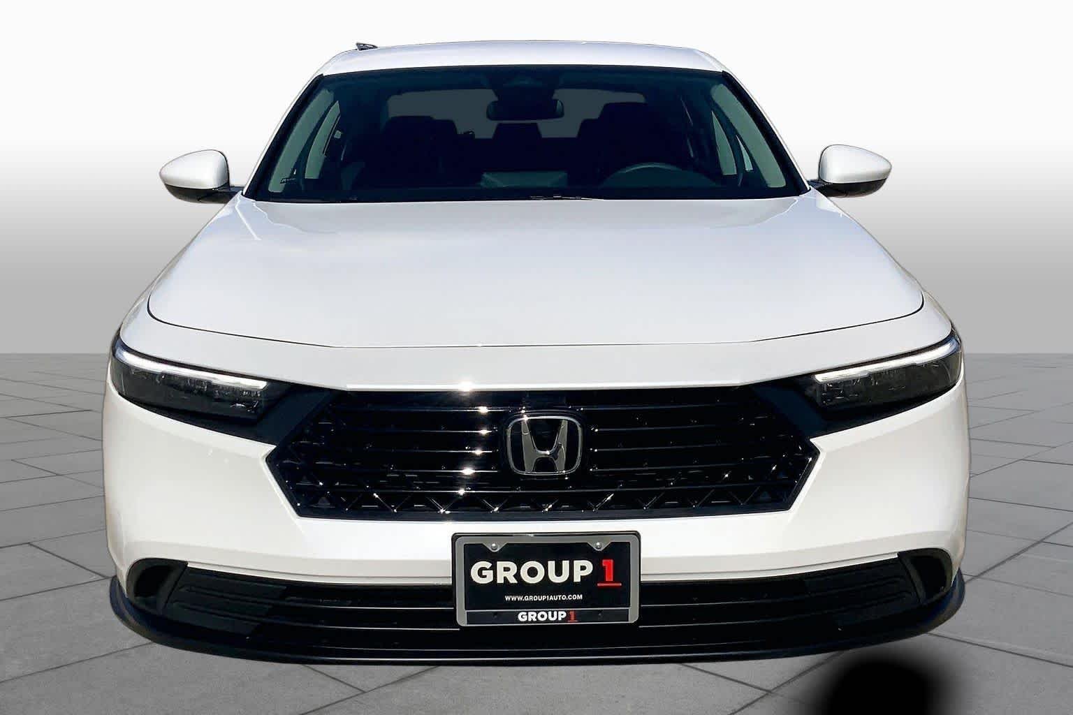 Used 2026 Platinum White Pearl Honda LX image 3