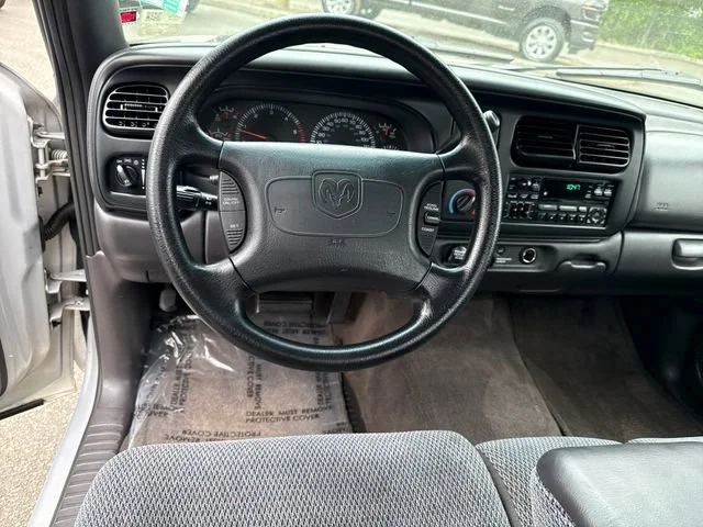 Used 1999 silver Dodge SLT image 17