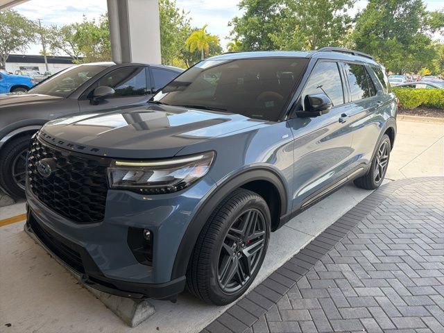 2025 Ford Explorer ST-LINE 4WD (PL535)'s photo