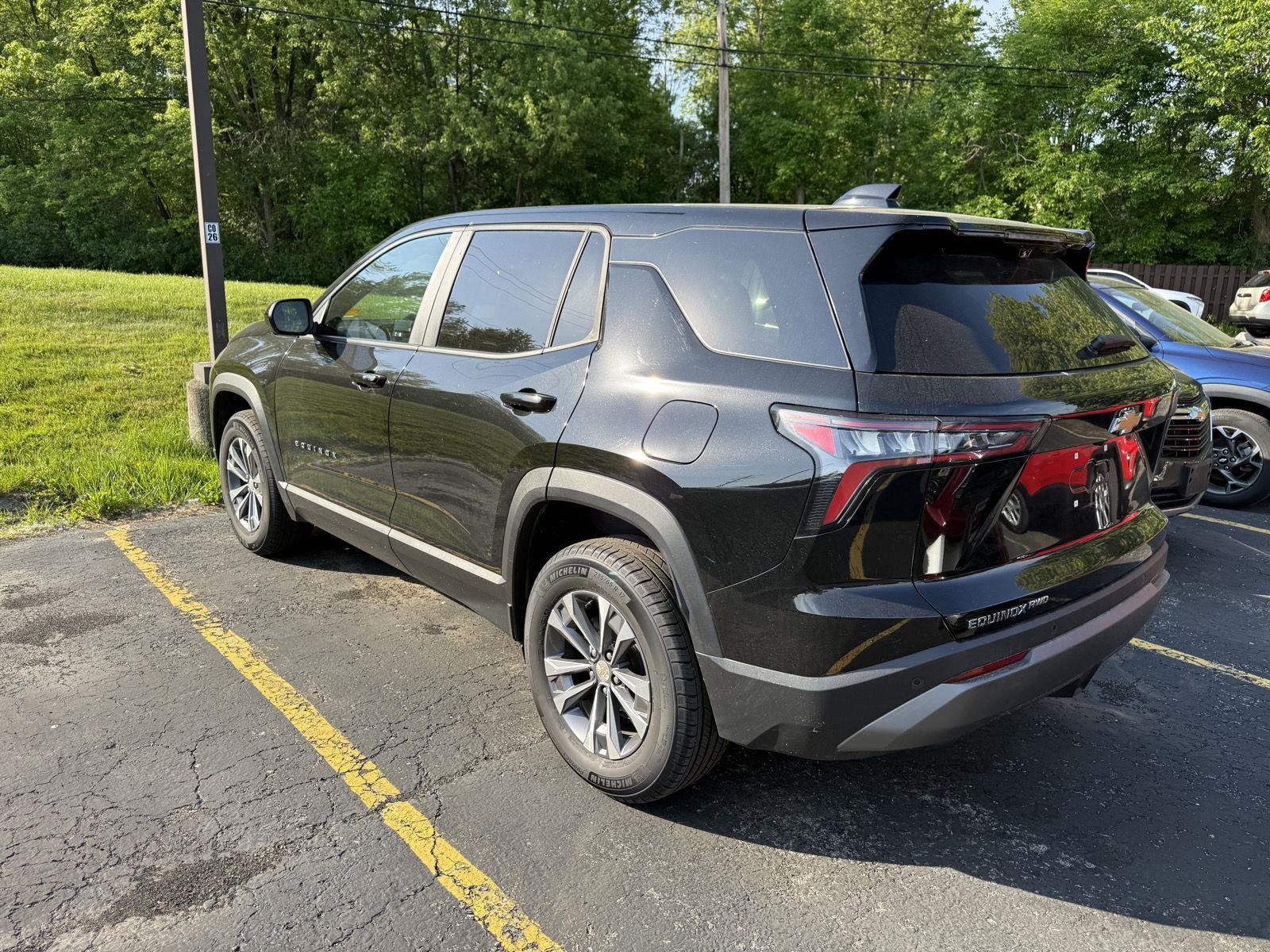 Used 2025 Mosaic Black Metallic Chevrolet AWD LT image 3