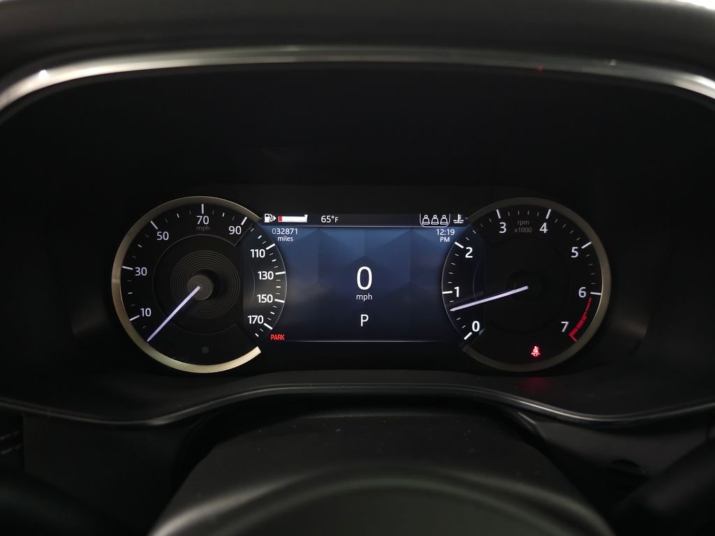 Used 2022  Jaguar R-Dynamic SE image 22