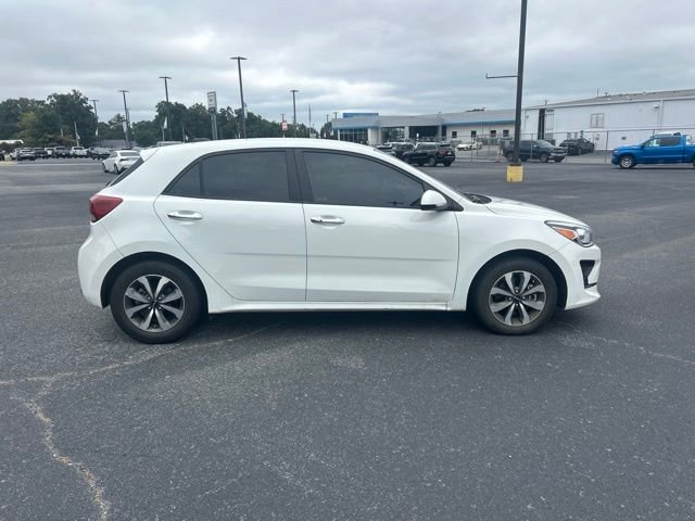 Used 2023 White Kia S image 5