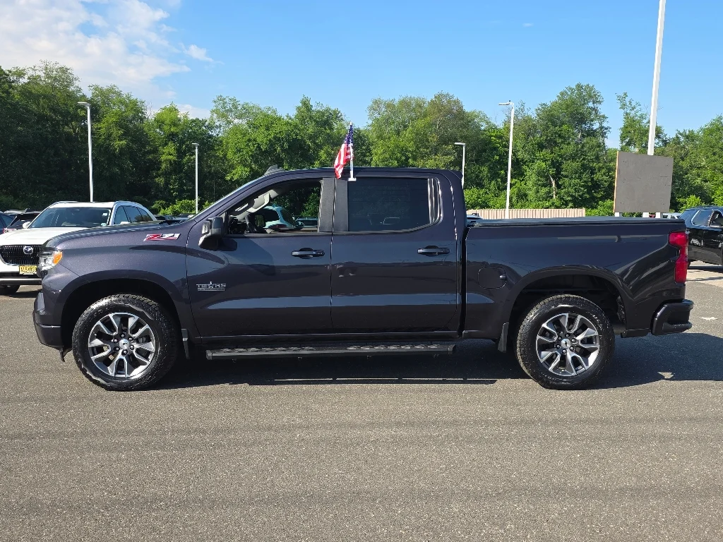 Used 2022 Dark Ash Metallic Chevrolet RST image 13