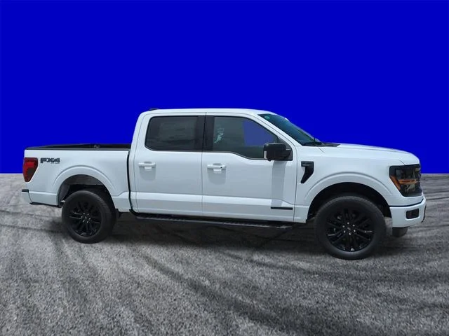 New 2026 Oxford White Ford XLT image 3