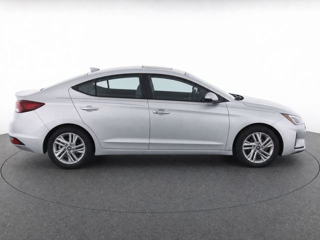 Used 2019 Silver Hyundai Value Edition image 7