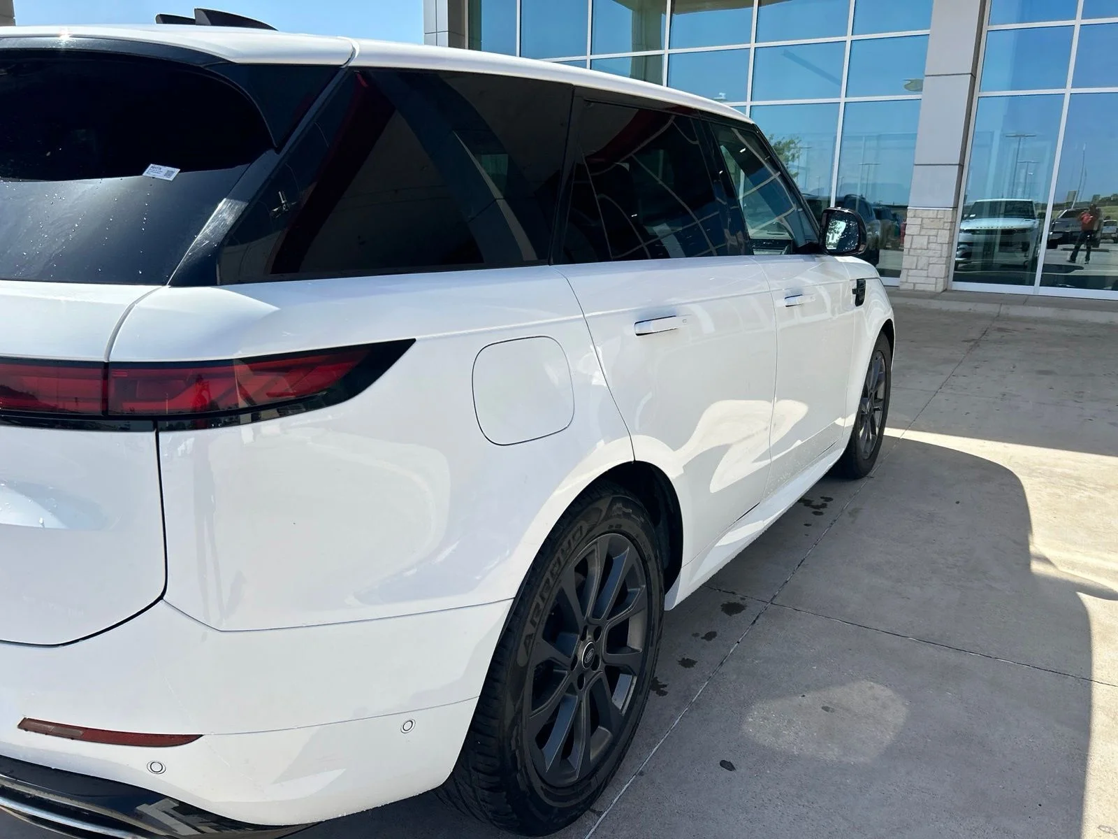 Used 2024 White Land Rover Dynamic SE image 11