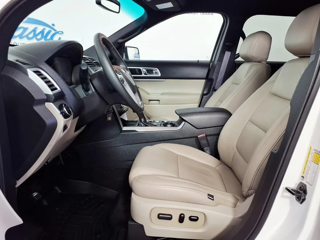 Used 2015 White Platinum Ford XLT image 8