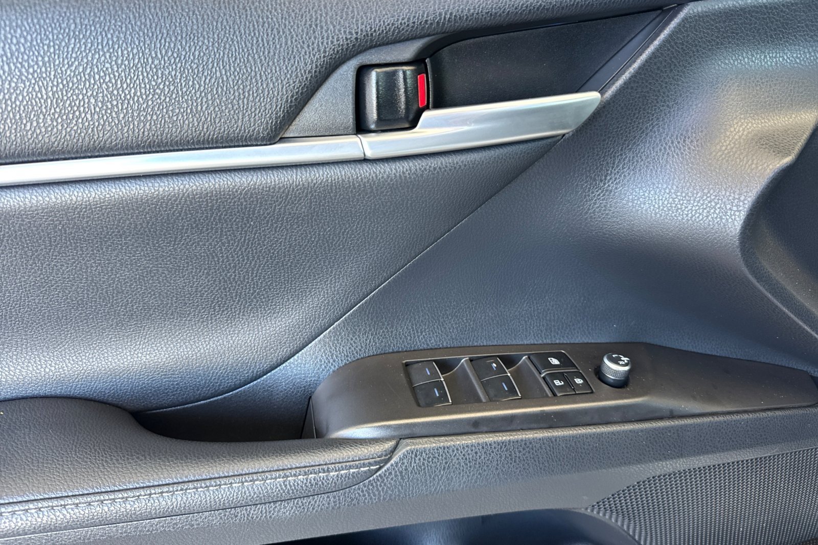 Used 2023 CELESTIAL SILVER MET Toyota XSE image 10