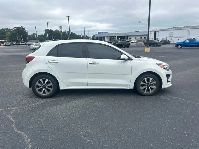 Used 2023 White Kia S image 5