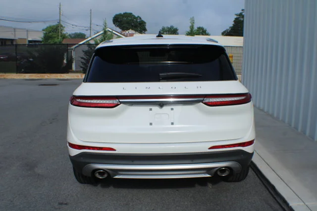 Used 2024 White Lincoln Premiere image 13
