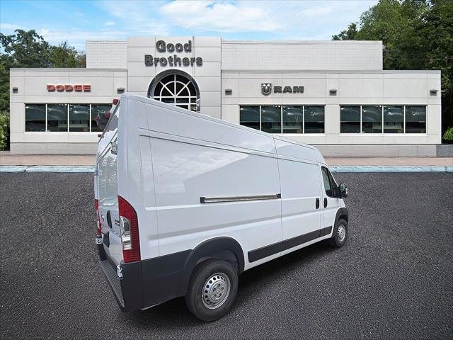 New 2026 Bright White Clear-Coat Exterior Paint RAM Tradesman image 3