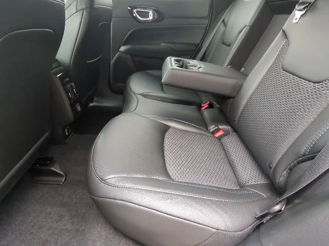 New 2026 Silver Jeep Latitude image 21