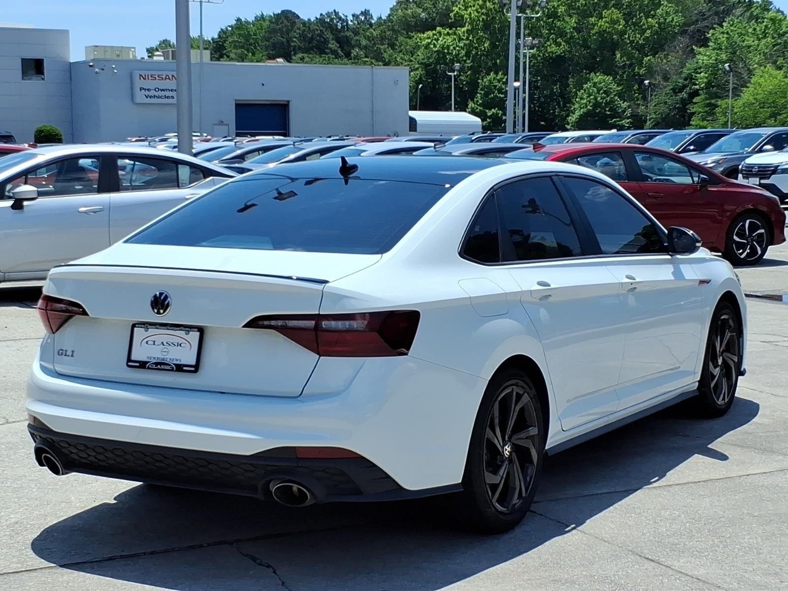 Used 2024 Pure White Volkswagen Autobahn image 7