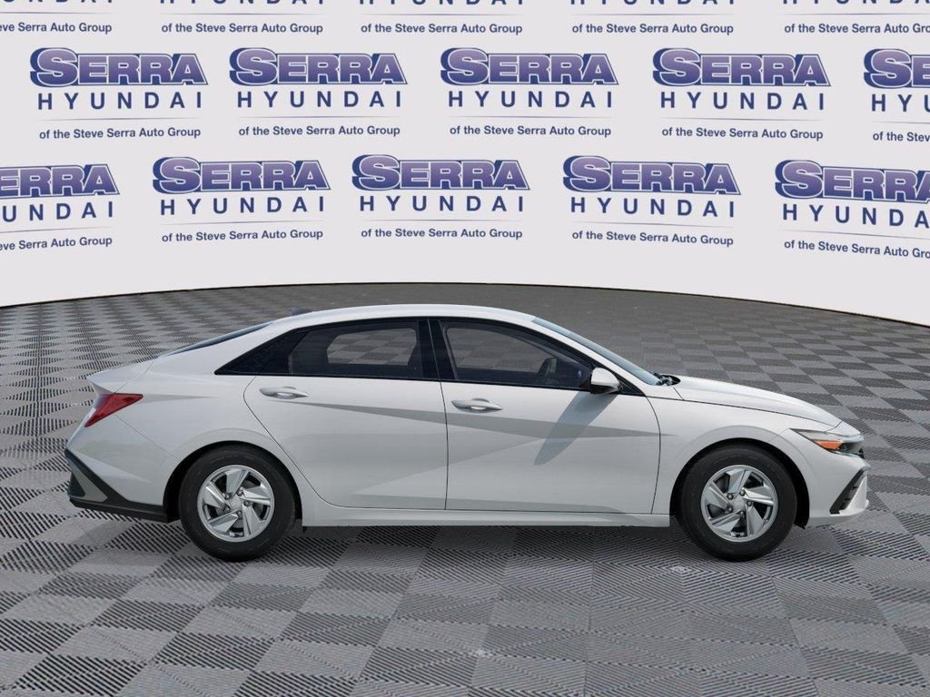 New 2026 White Hyundai SE image 7
