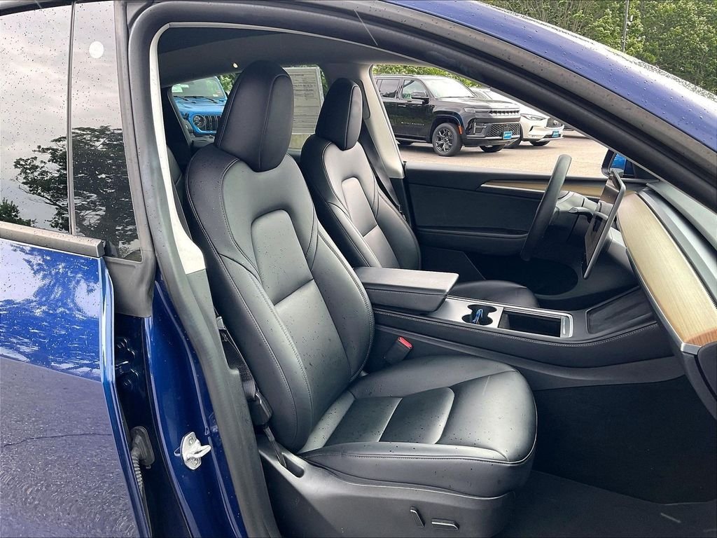 Used 2022 Deep Blue Metallic Tesla Long Range image 10