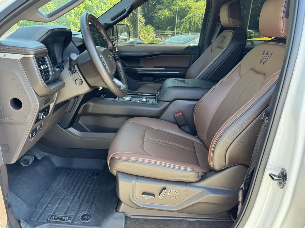 Used 2024 White Ford King Ranch image 21