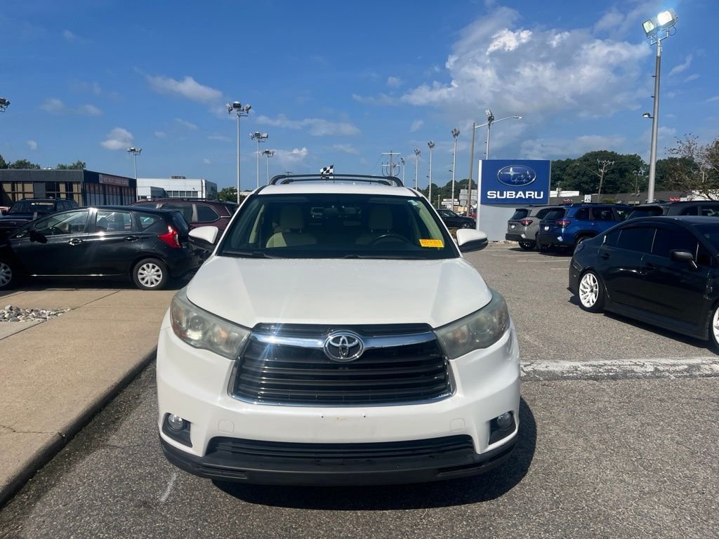 Used 2016 White Toyota LE Plus V6 image 8