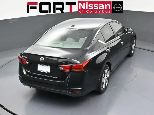 Used 2020 Black Nissan 2.5 S image 39
