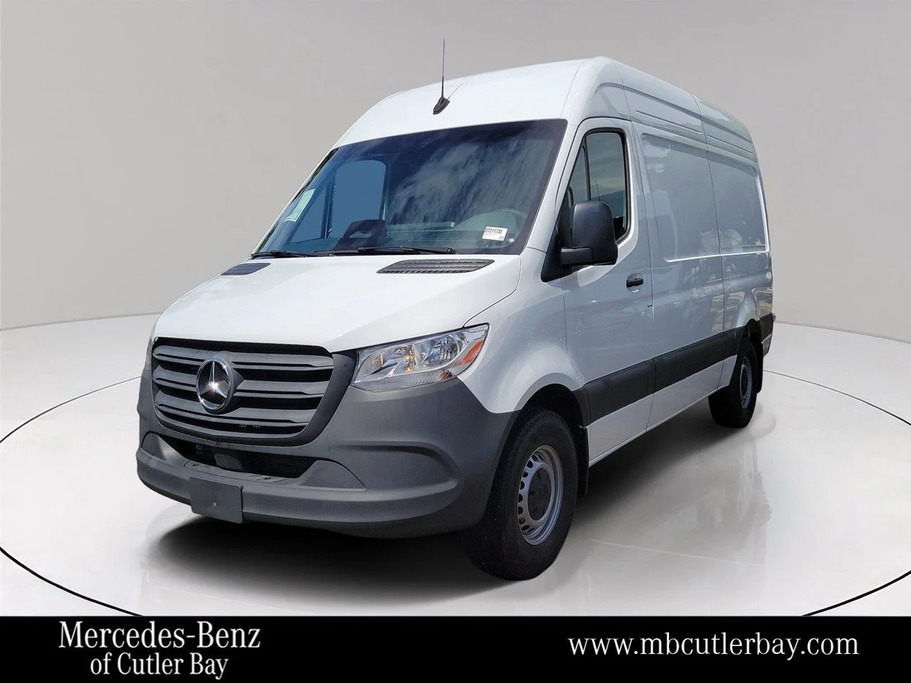 New 2025 Arctic+White Mercedes-Benz Cargo 144 WB image 1