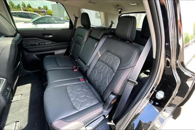 New 2026 Nissan Pathfinder Platinum 4D Sport Utility