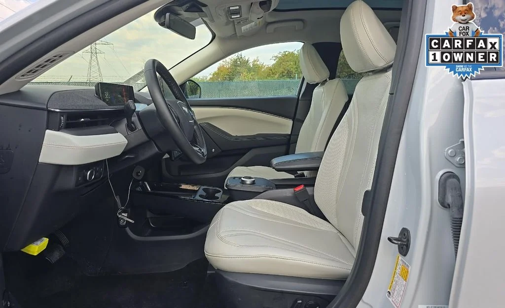 Used 2023 White Metallic Ford Premium image 6