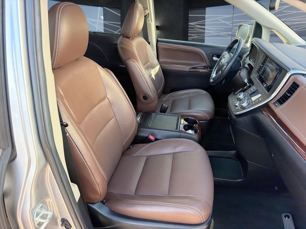 Used 2017 Silver Toyota Limited image 27