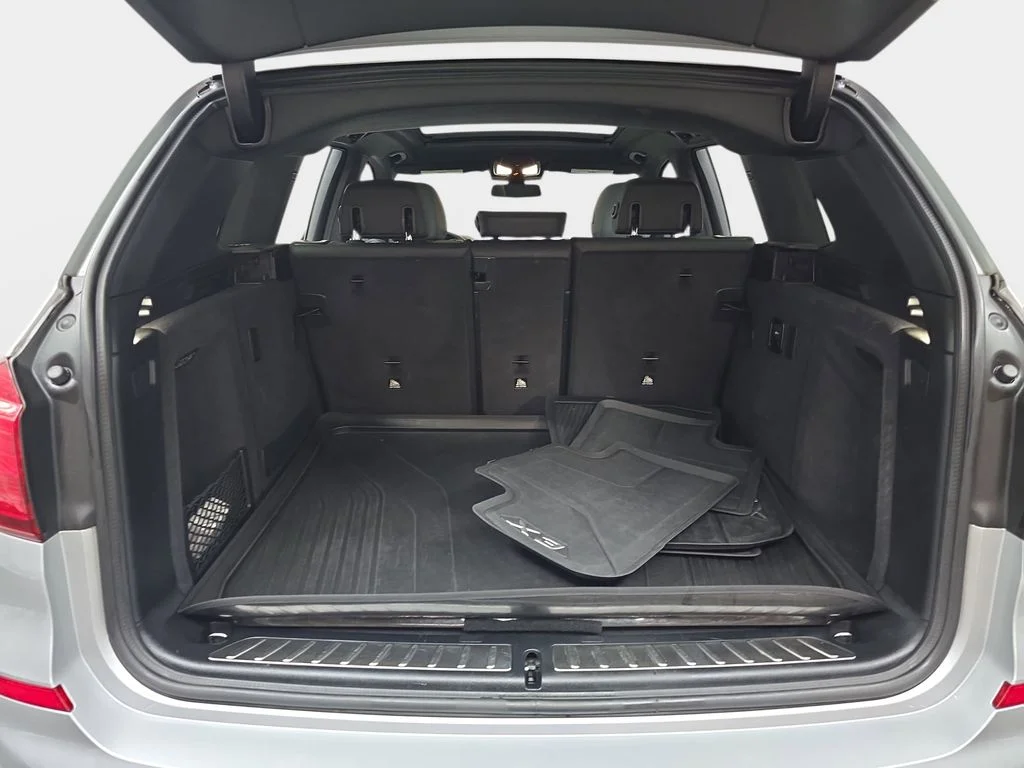 Used 2019 Silver BMW xDrive30i image 14