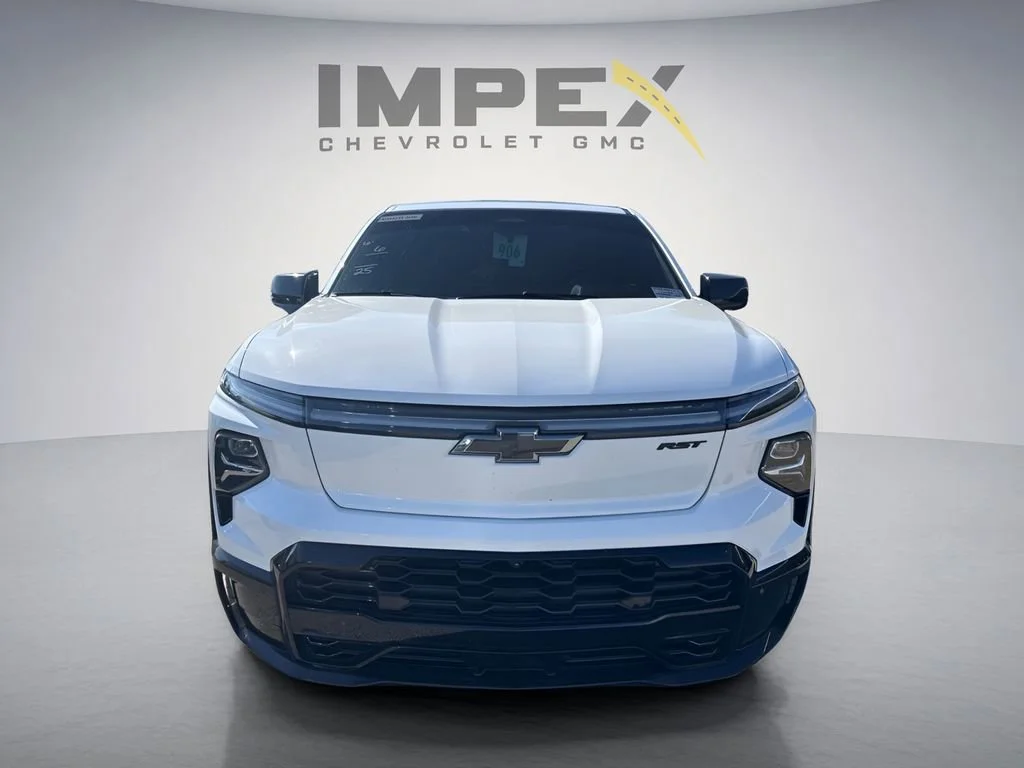Used 2025 Summit White Chevrolet RST - Max Range image 6