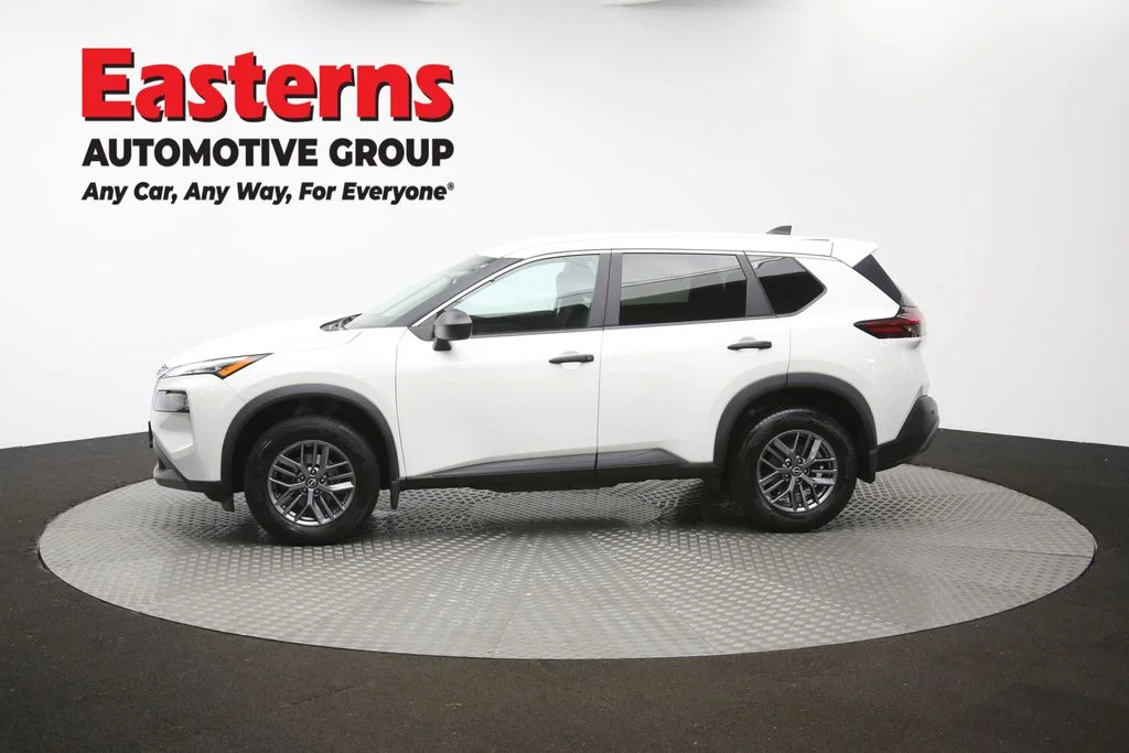 Used 2023 White Nissan S image 61