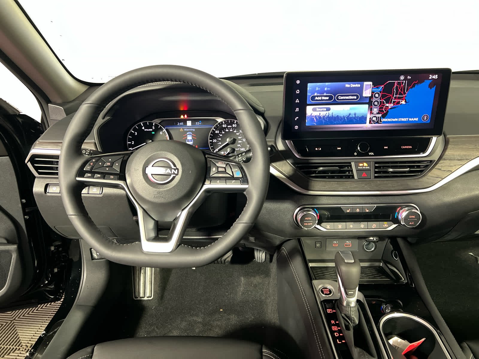 2025 Nissan Altima SL - Photo 10